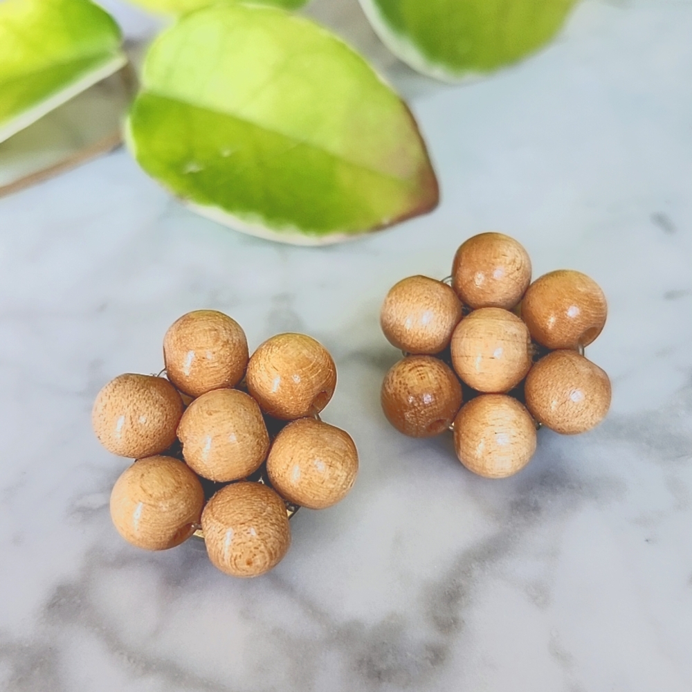 🌼 Vintage wooden bead clip on earrings